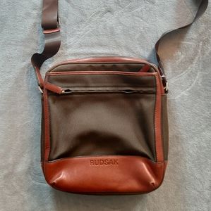 RUDSAK Crossbody/Messenger Bag